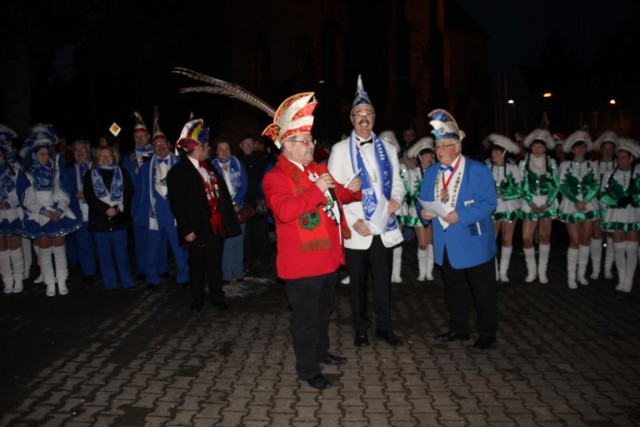 vorm rathaus-1